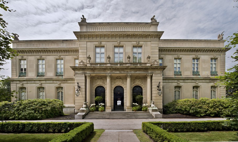 Мэншен-Хаус (Mansion House) в Москве