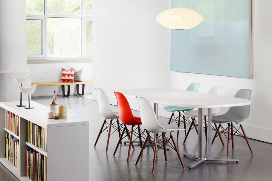 Пластиковые стулья