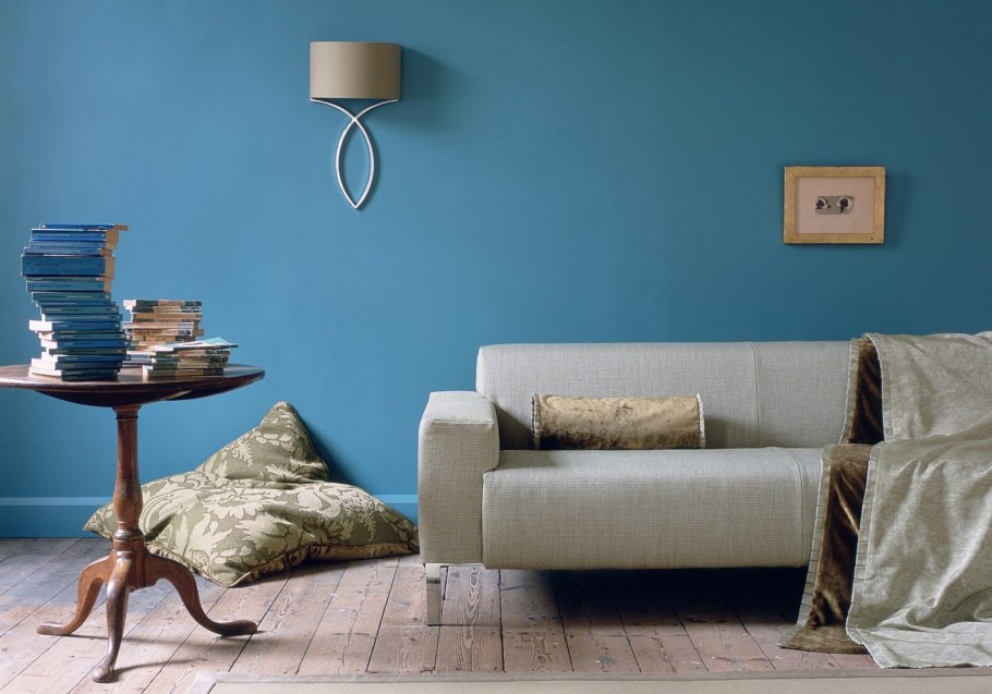 Серо-голубые стены в интерьере