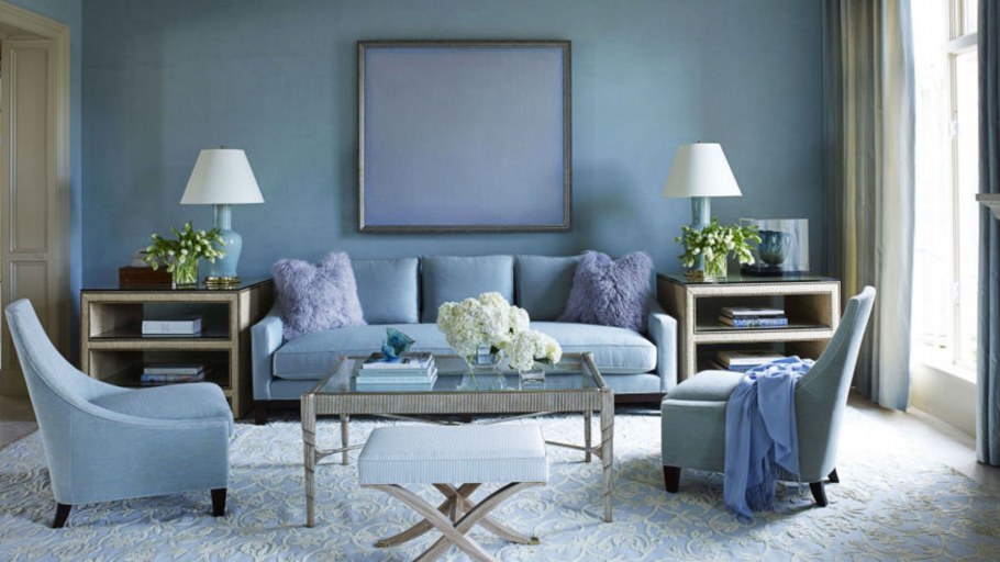 Светло голубые стены в интерьере