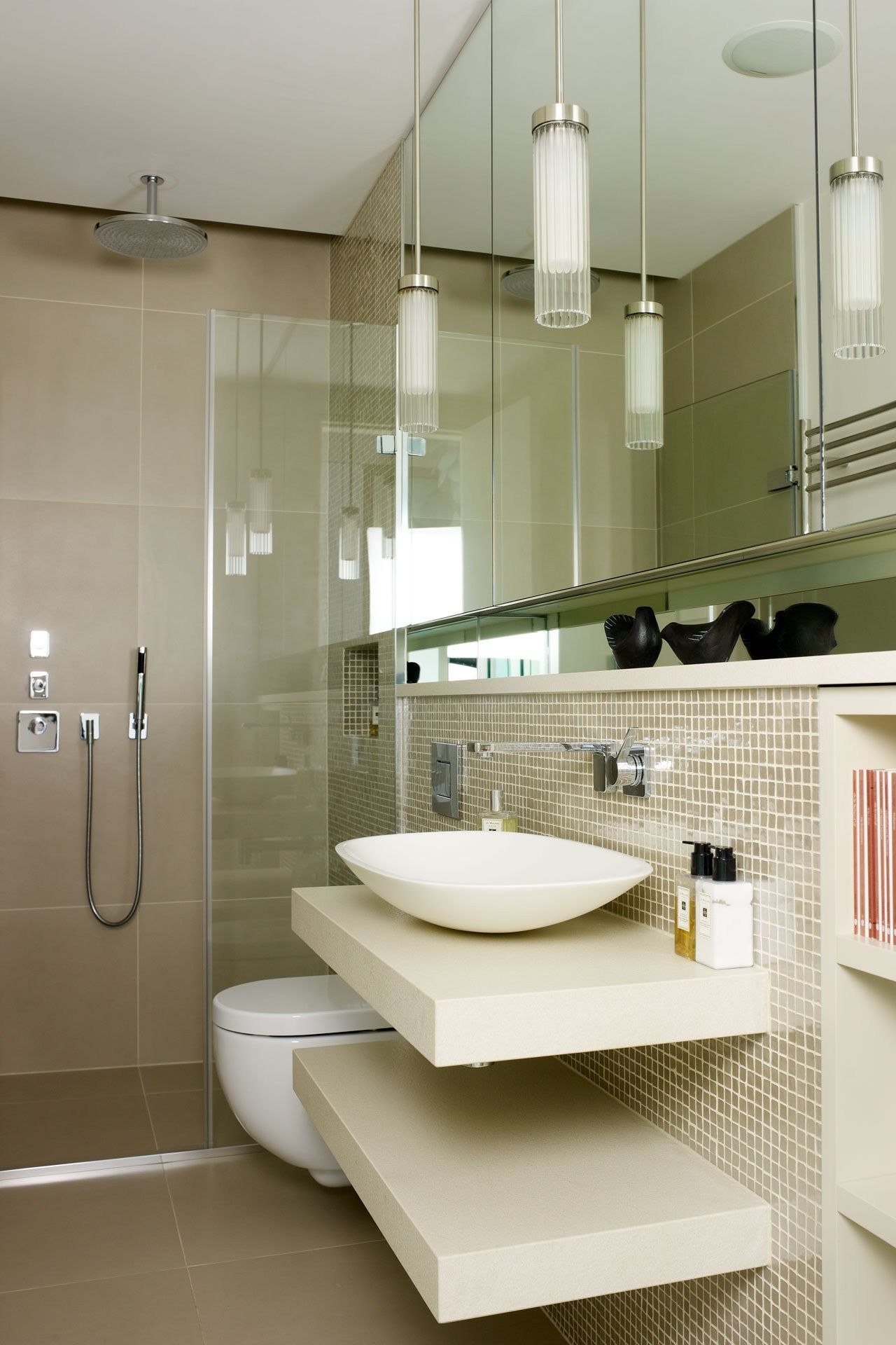 Ванная комната дизайн мал размер. Ванная комната. Компактная ванная комната. Современная ванная комната. Дизайнерские решения для ванной комнаты.