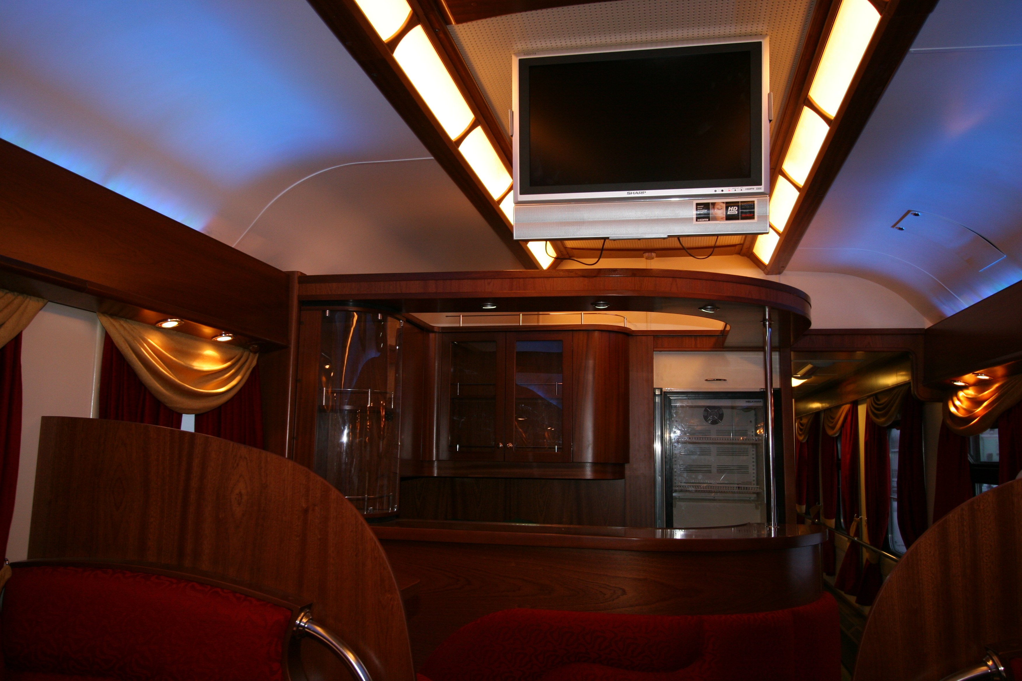 как выглядит вагон ресторан в поезде ржд