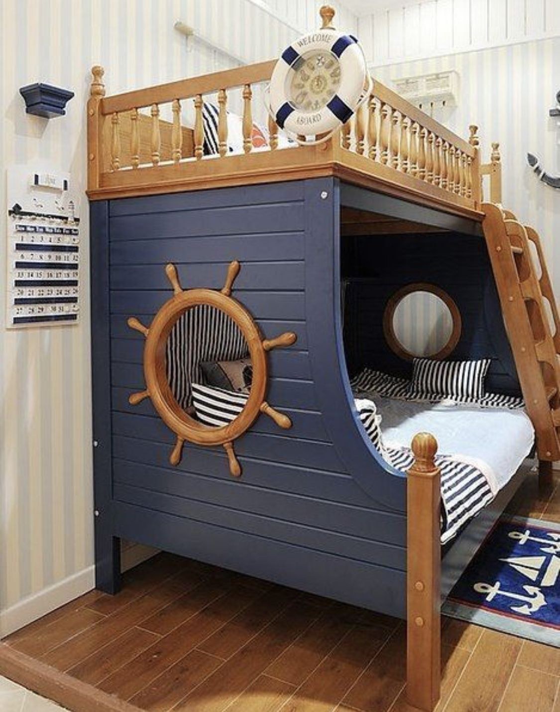 Детская кроватка для мальчика. Двухъярусная кровать корабль "Океанский лайнер". Необычные детские кровати. Кровать корабль для мальчика. Необычная детская мебель.