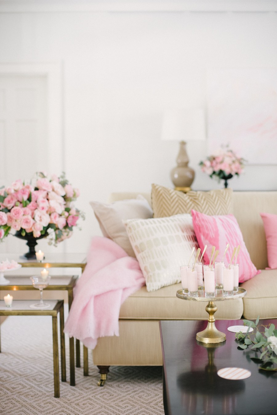 Интерьер аксессуары розовый