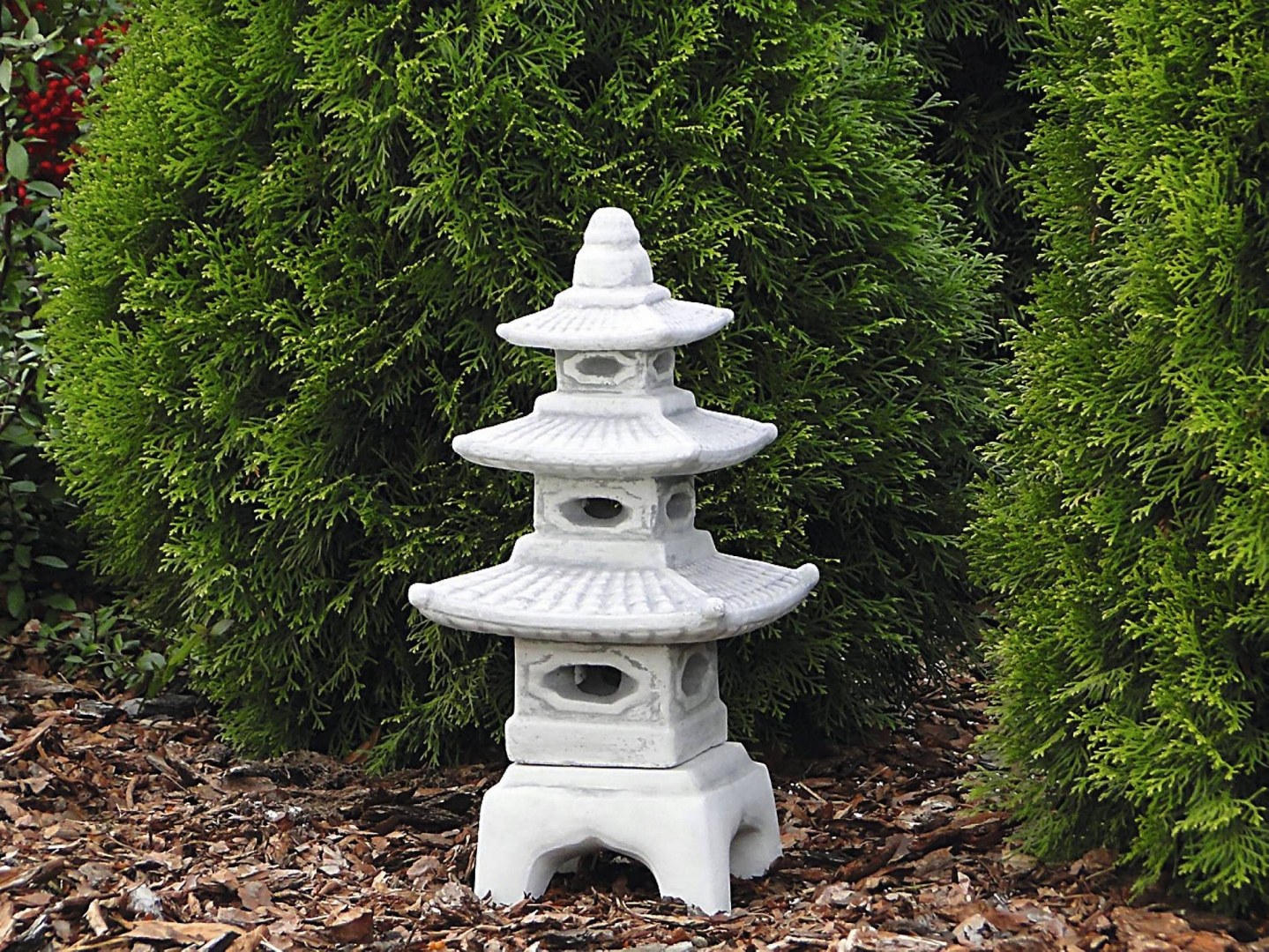 Японский садовый фонарь. Японский фонарь Орибе. Каменная пагода в японском саду. Pagoda японский светильник. Садовые скульптуры японская пагода.