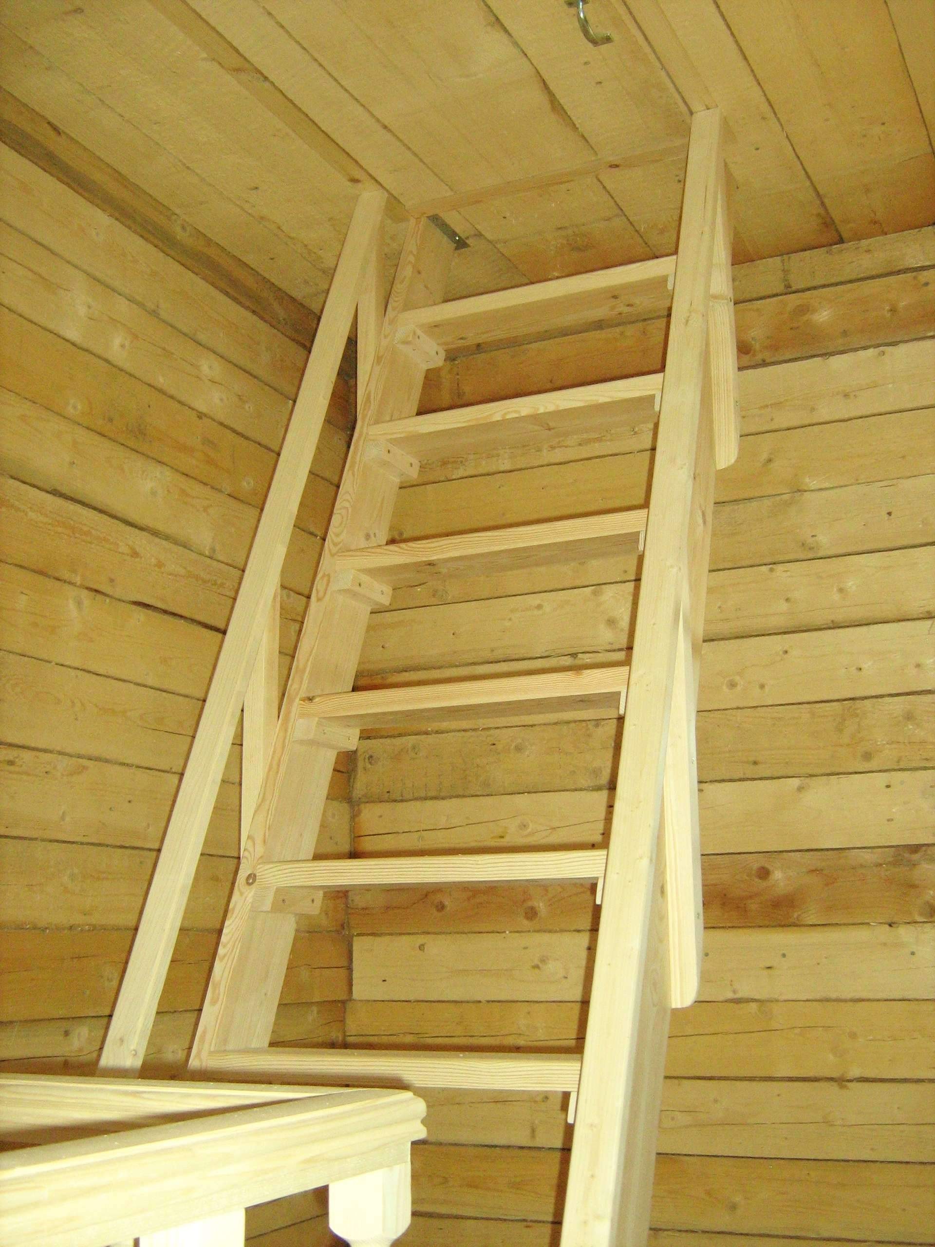 Самая простая лестница. Тетива из бруса 150х100. Лестница деревянная. Деревянная лестница на чердак. Простая деревянная лестница.
