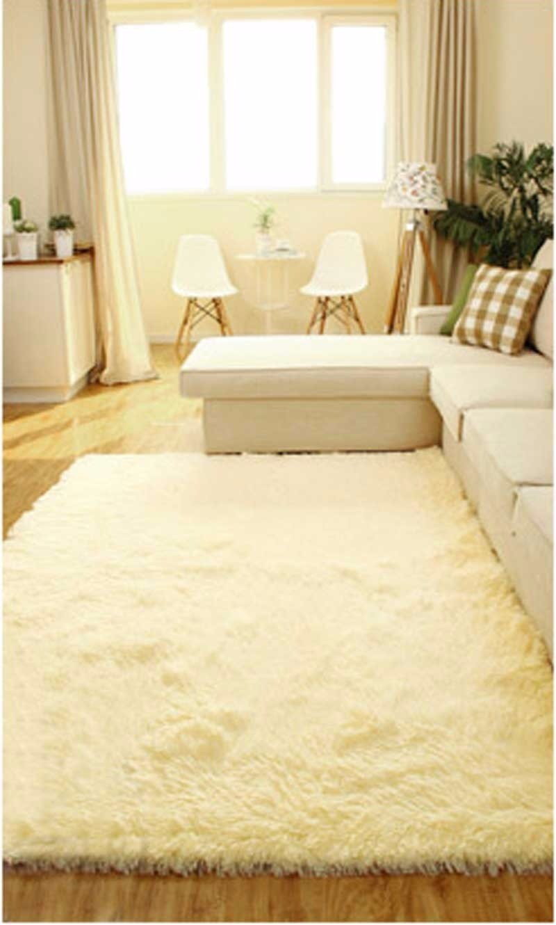 Пушистый ковер в гостиную