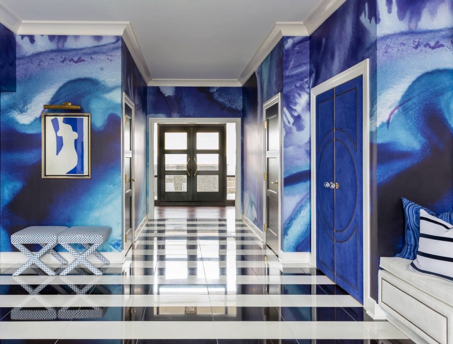 Интерьер коридора в синих тонах
