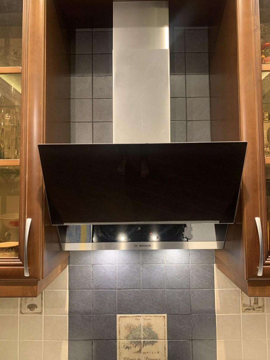 Вытяжка Bosch dwk065g60r