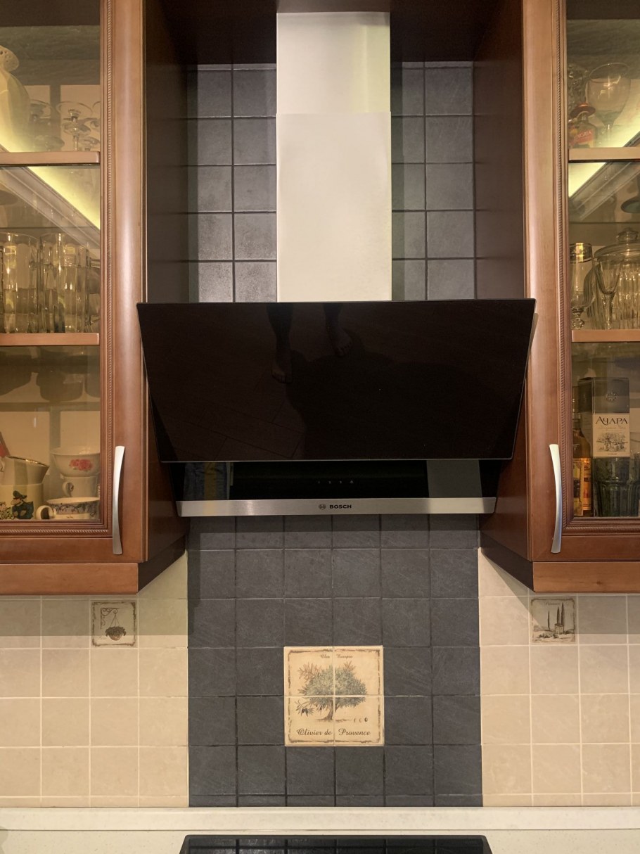 Вытяжка Bosch dwk065g60r