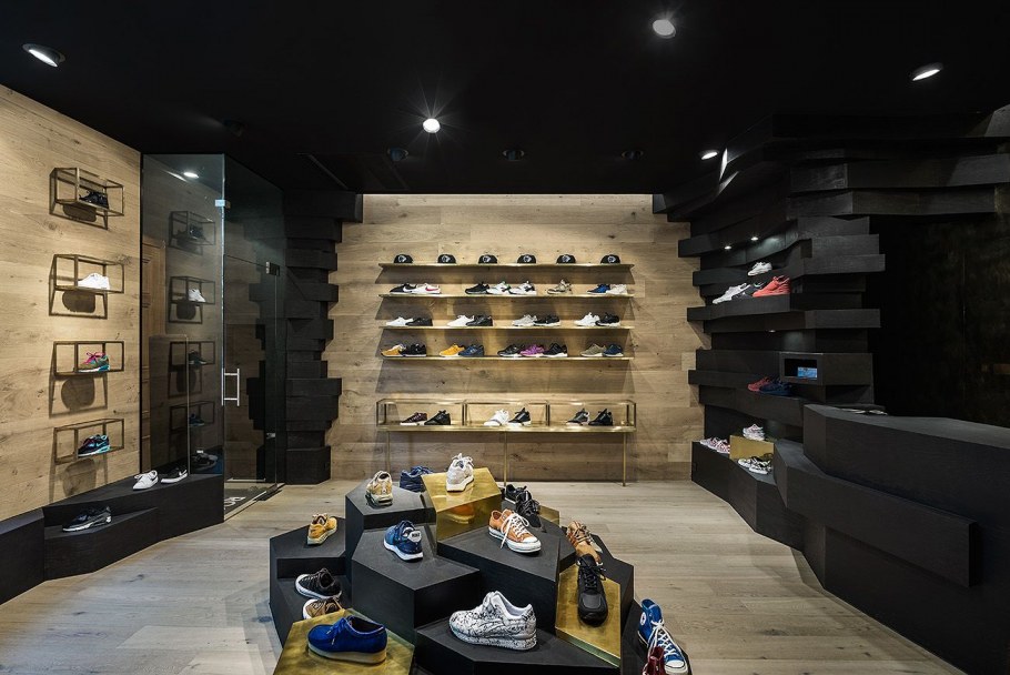 Интерьер магазина обуви в стиле