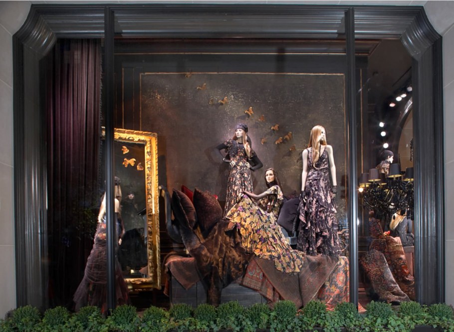 Навесные окна-витрины фэнтези