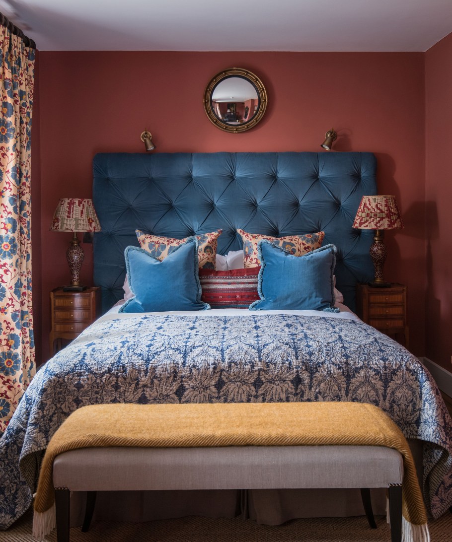 Интерьер спальни в приглушенных тонах