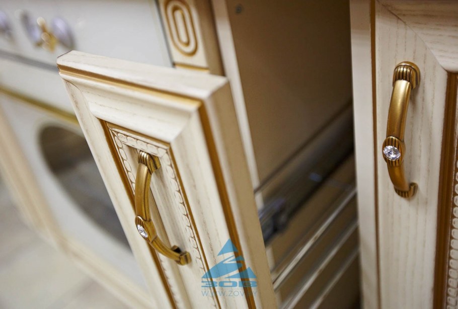 Римские шторы в классическом интерьере