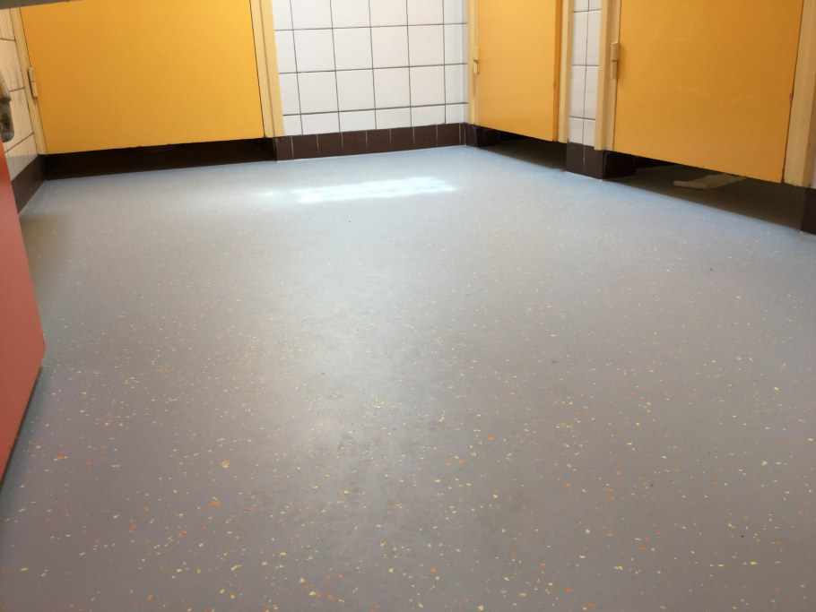 Матовый наливной пол для большой проходимости