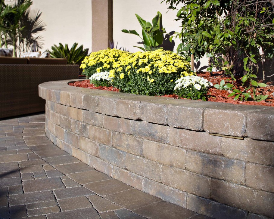 Ландшафт клумб из кирпича