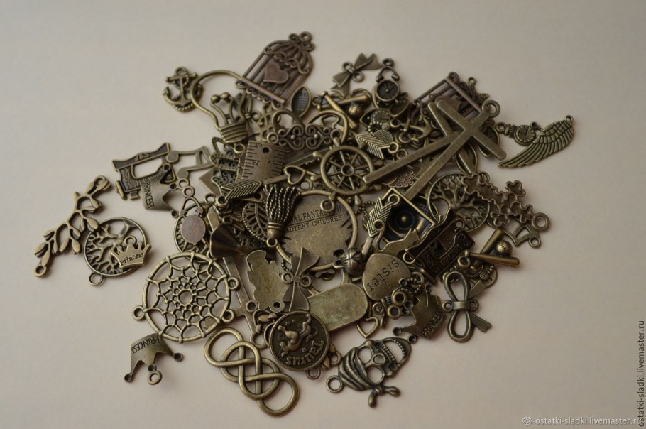 Украшения металлические