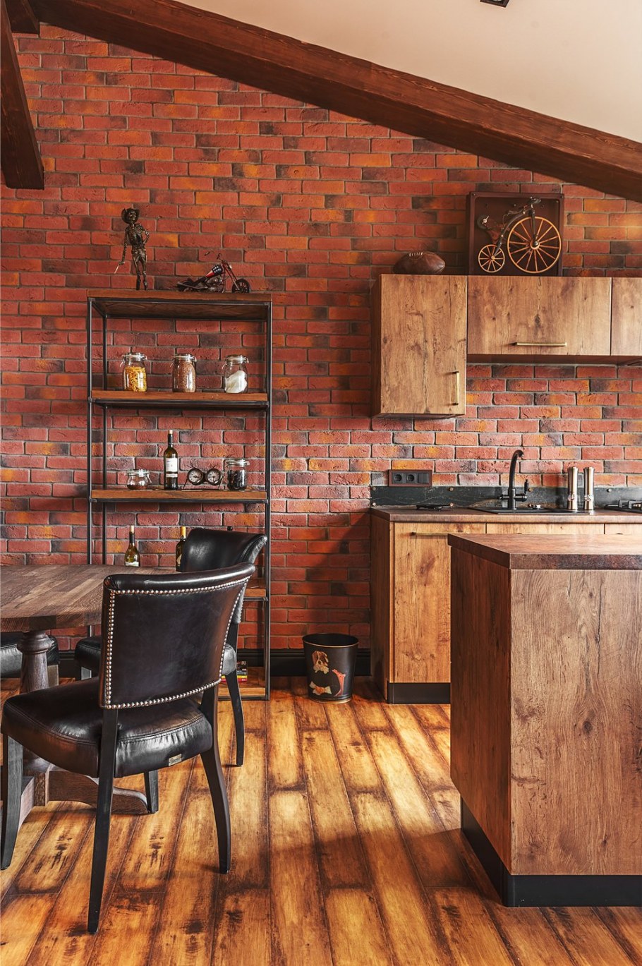 Кухни с стиле лофт с металлическими полками