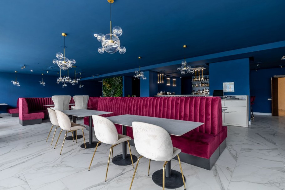 Бар «Lounge Room»