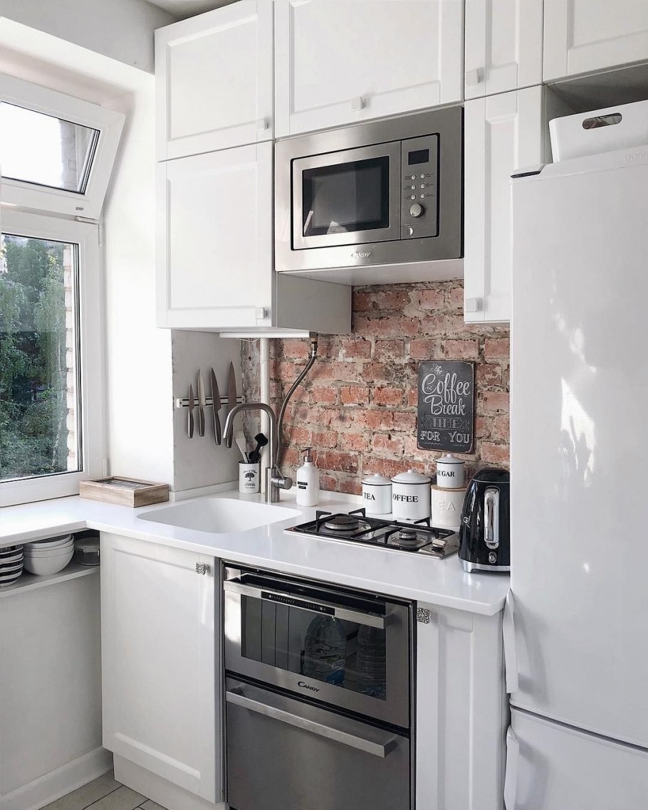 Кухня 6м2 с газовой колонкой угловой