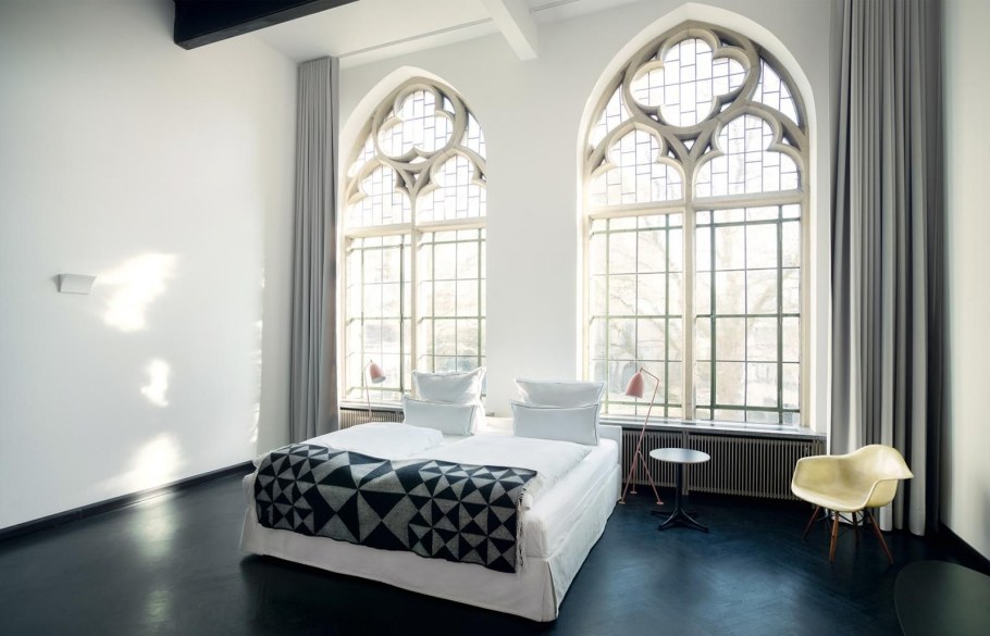 Готический стиль в современном интерьере