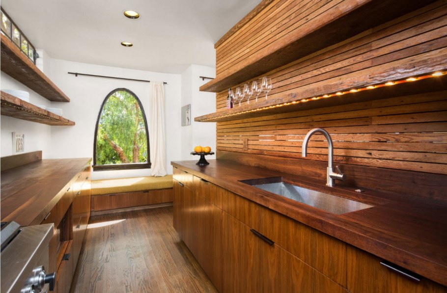 Отделка кухни под дерево