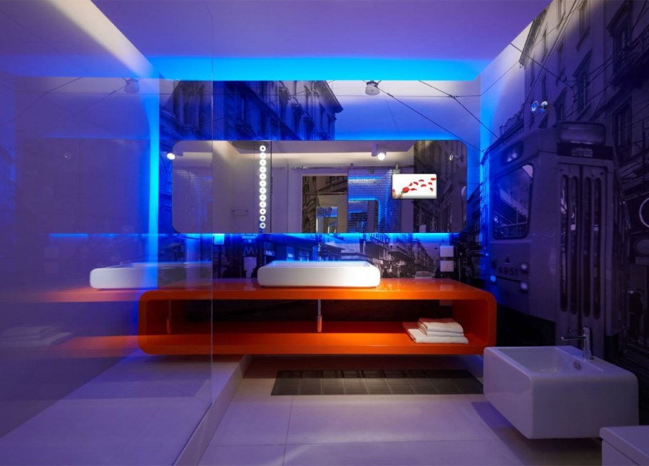 Интерьер с неоновой подсветкой