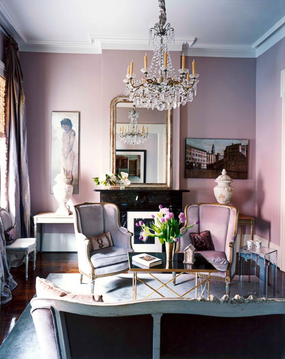 Пыльно розовый цвет в интерьере гостиной