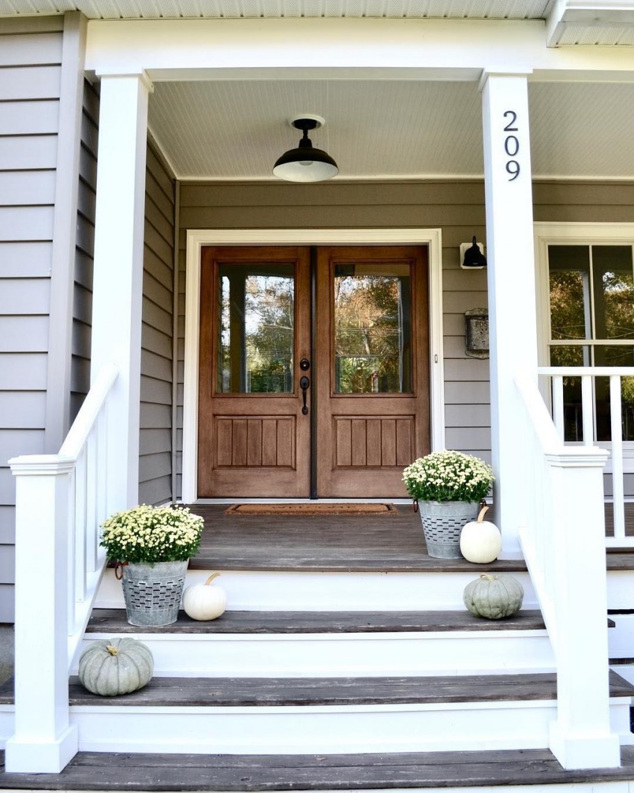 Крыльцо к деревянному дому угловое