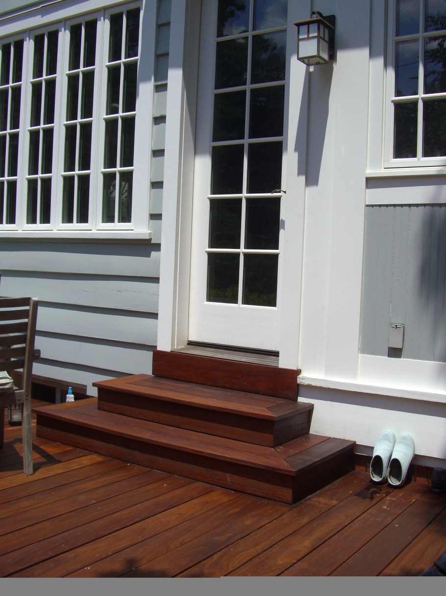 Красивая веранда на даче