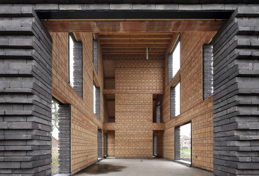 Планкен лиственница в интерьере