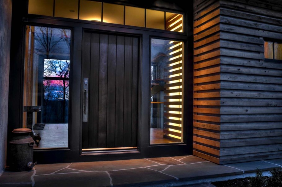 Кирпичный дом с панорамными окнами