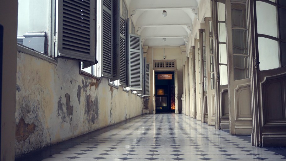 Лабиринт из дверей