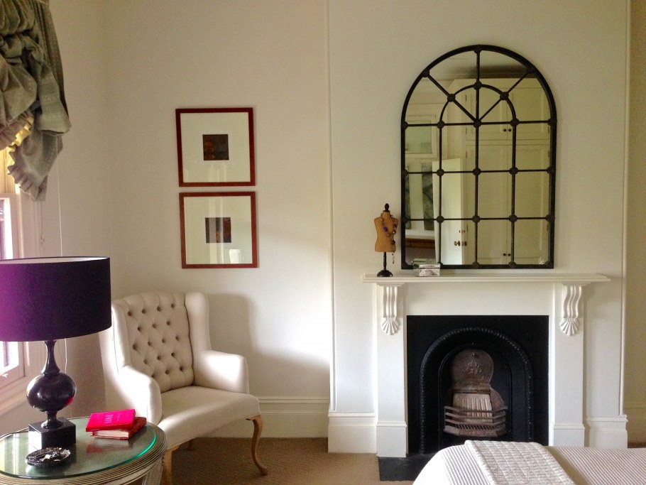 Камин с зеркалом