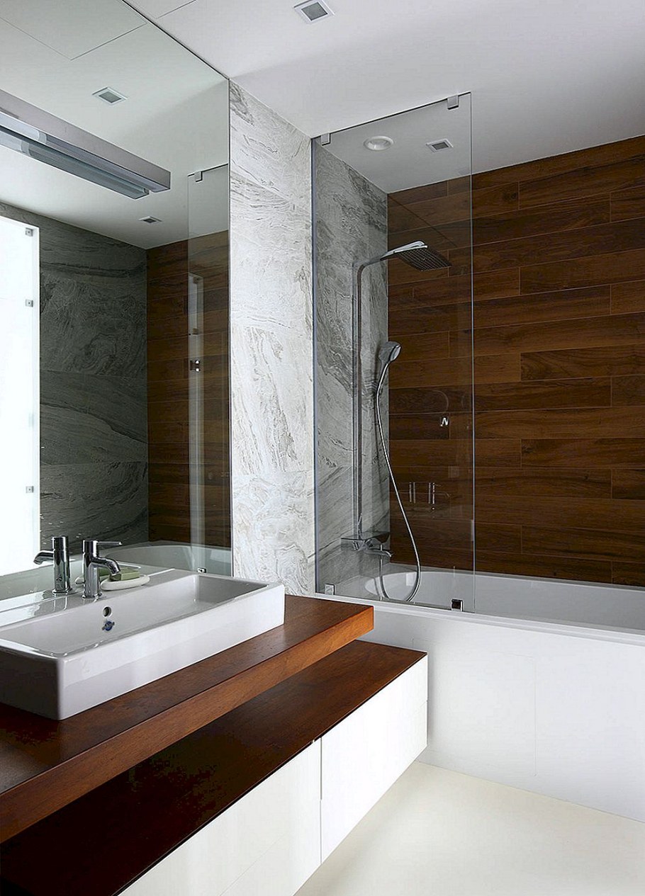 Мраморная ванная с деревом