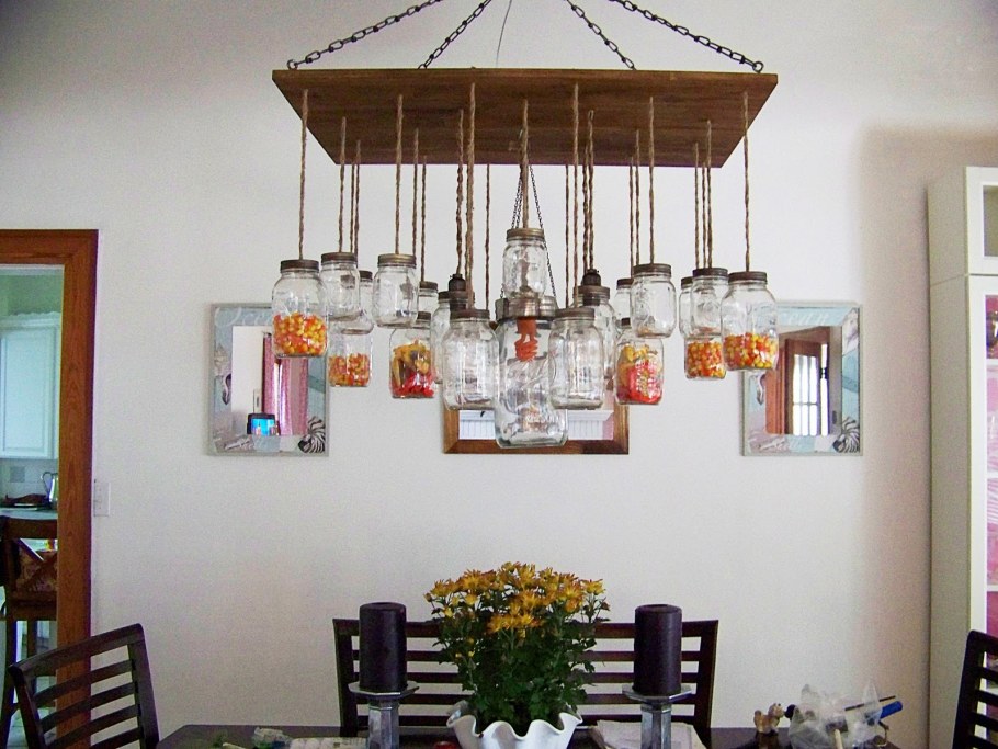 Оригинальное использование старых весов в интерьере дачи