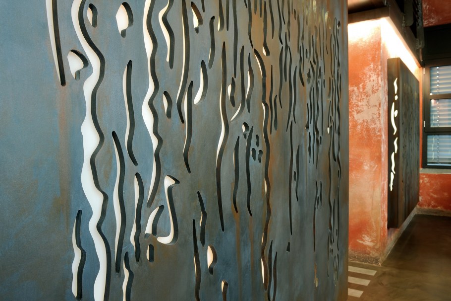 Декоративная обшивка металлом