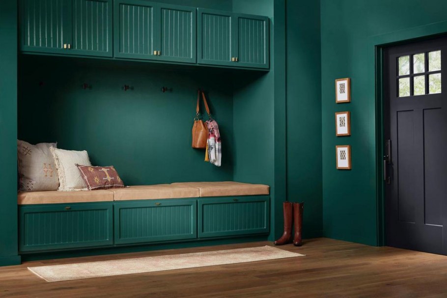 Зеленая прихожая