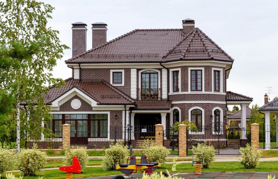 Красивые двухэтажные коттеджи