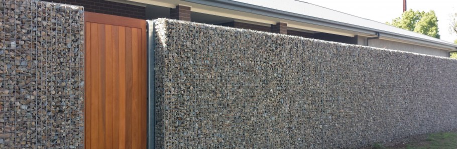 Самый дешёвый забор из щебня