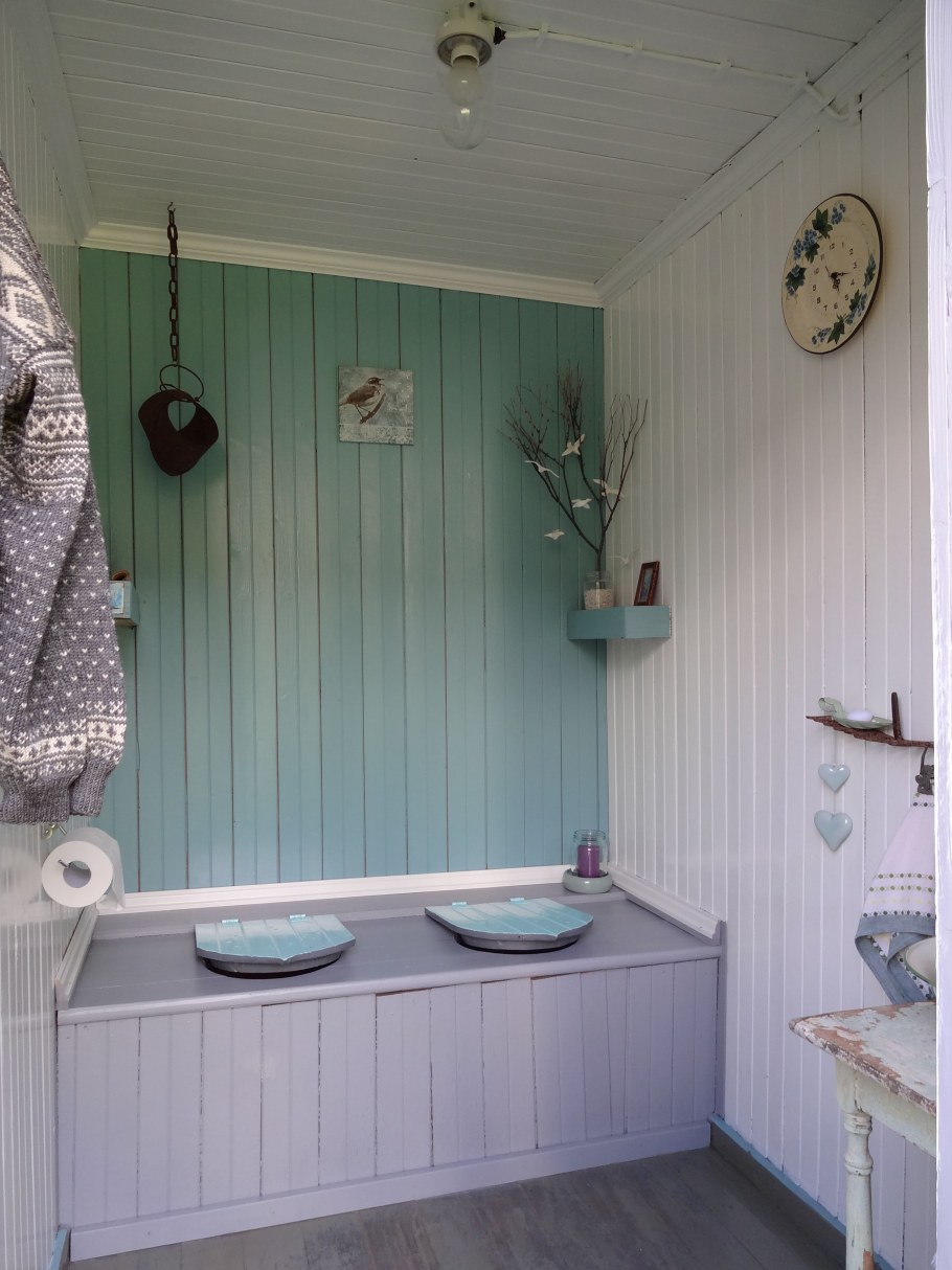 Туалет в деревянной Вагонке