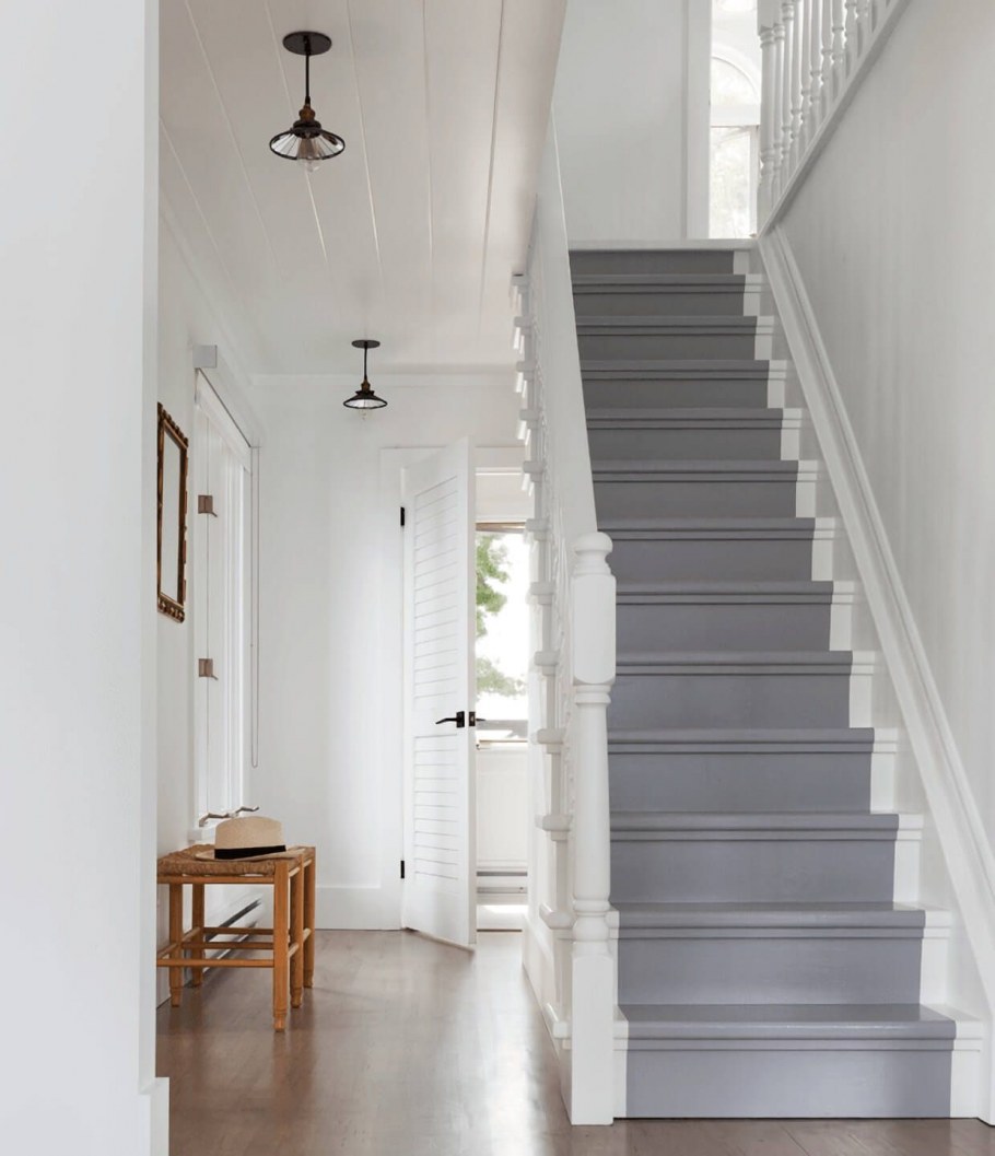 Одномаршевая лестница с забежными ступенями