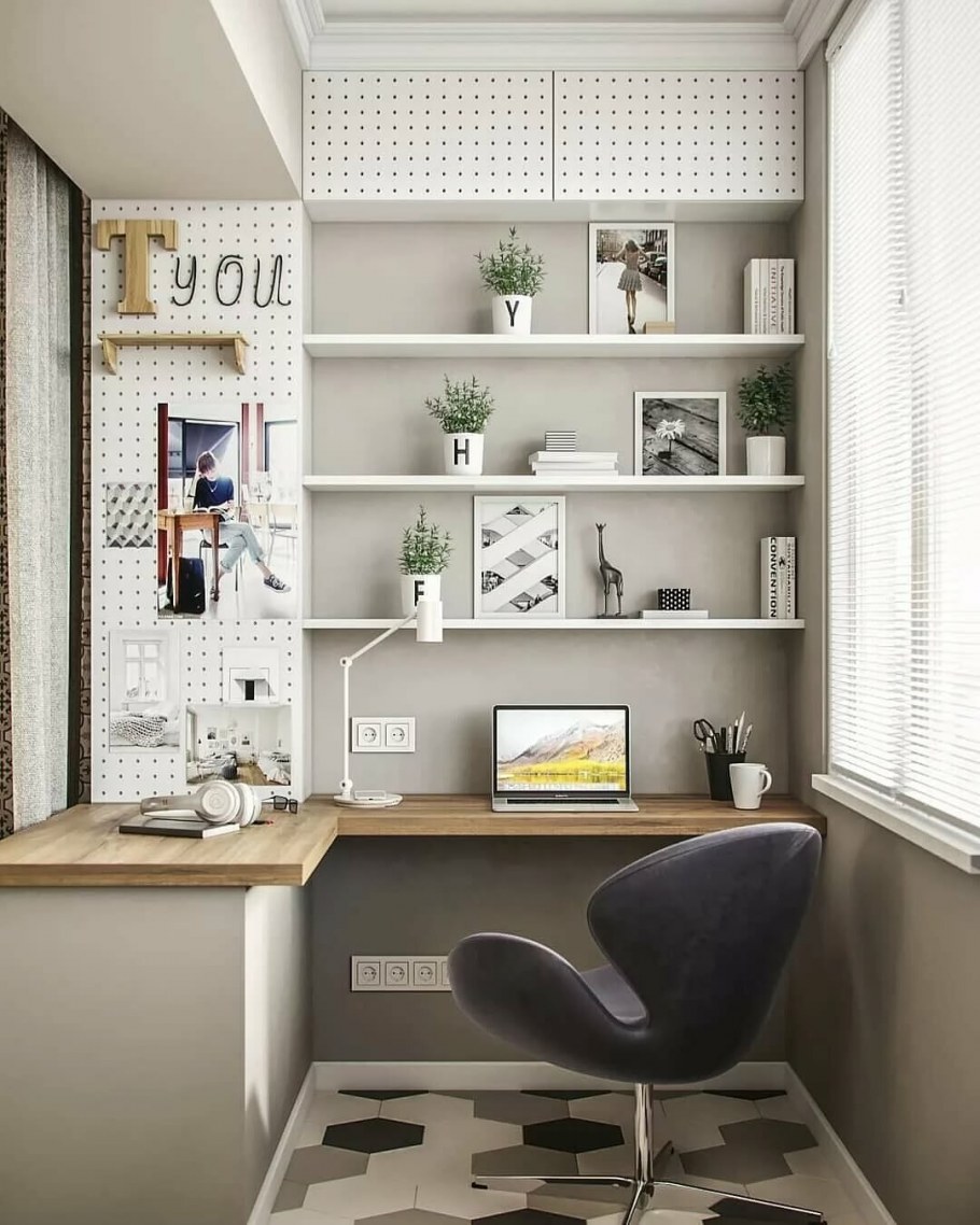 Рабочая зона на балконе