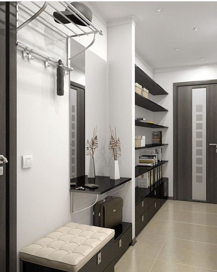 Узкая прихожая