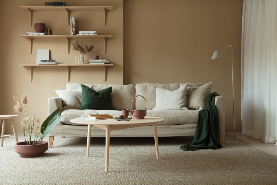 Спальня в песочных тонах