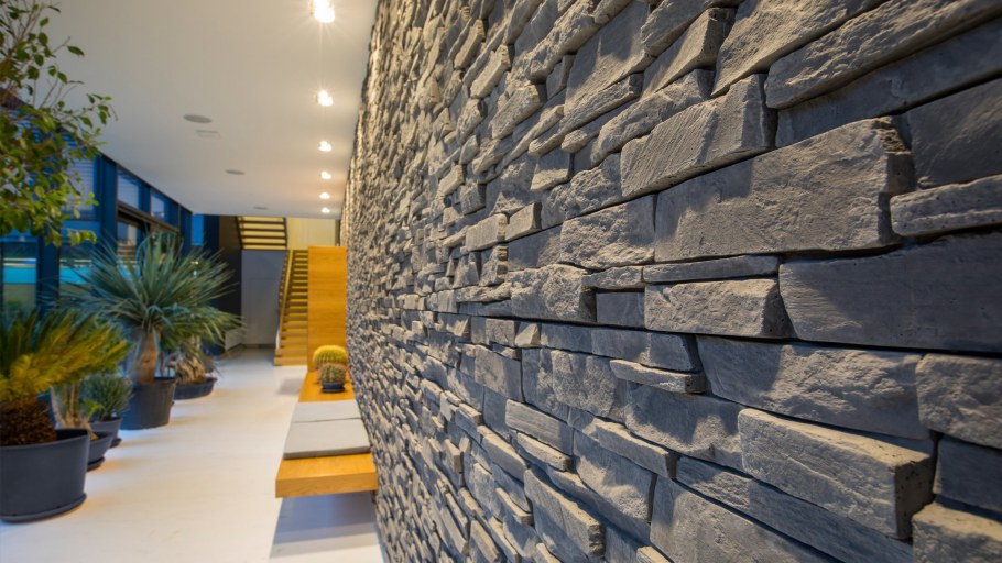 Искусственный камень в интерьере