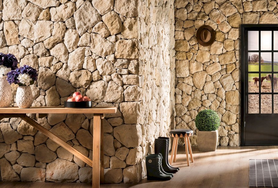 Стена из камня