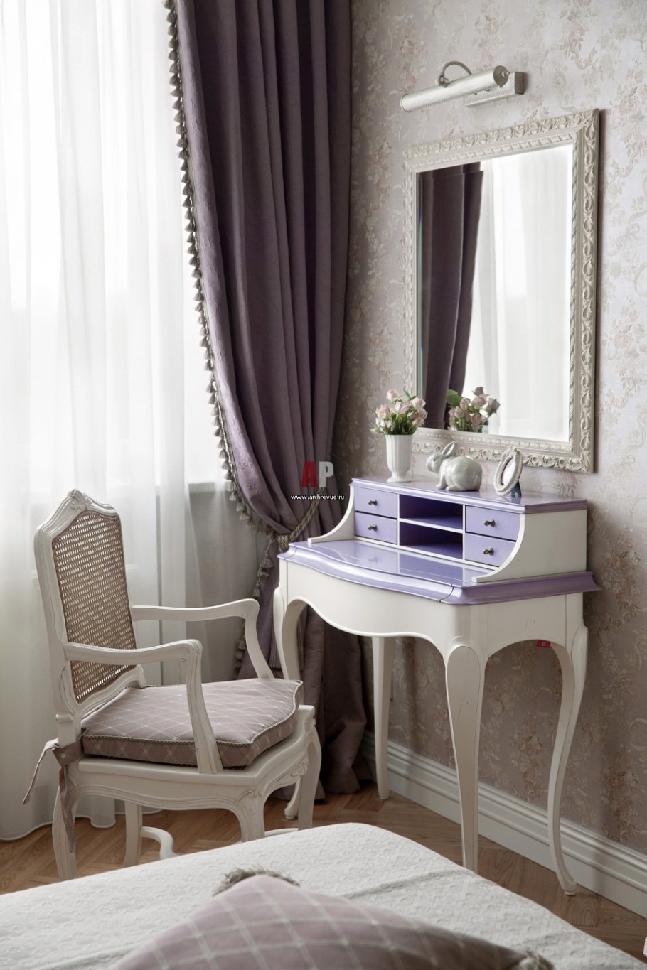 Женский уголок в интерьере