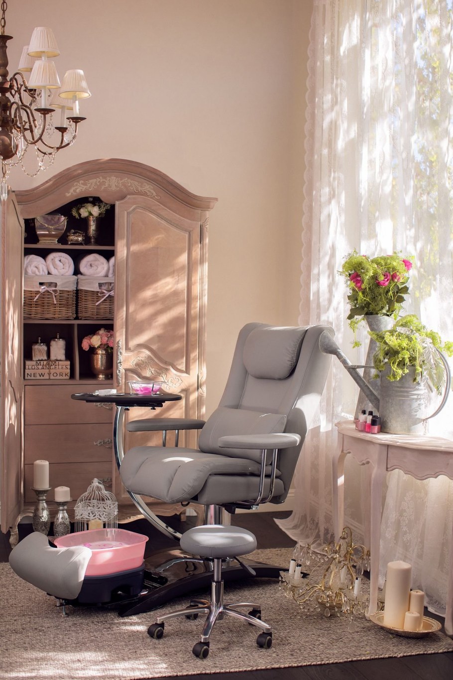 Спальня с макияжным столиком