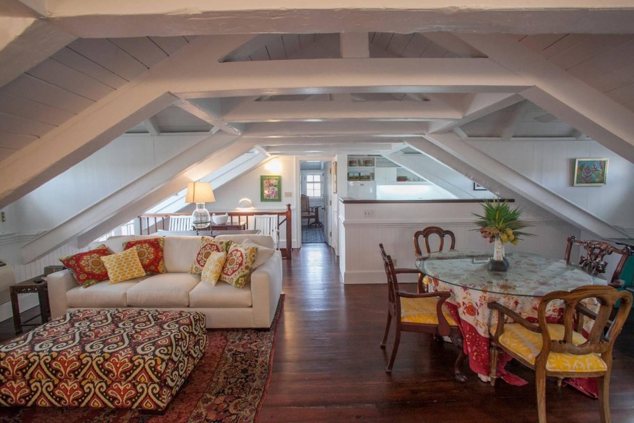 Интерьер мансарды